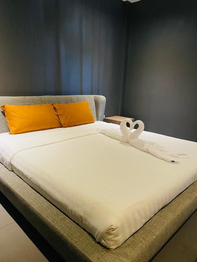 Rabbitel Phuket Hostel ภายนอก รูปภาพ