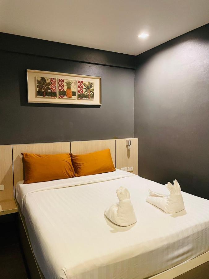 Rabbitel Phuket Hostel ภายนอก รูปภาพ