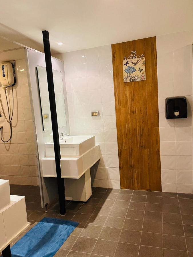 Rabbitel Phuket Hostel ภายนอก รูปภาพ