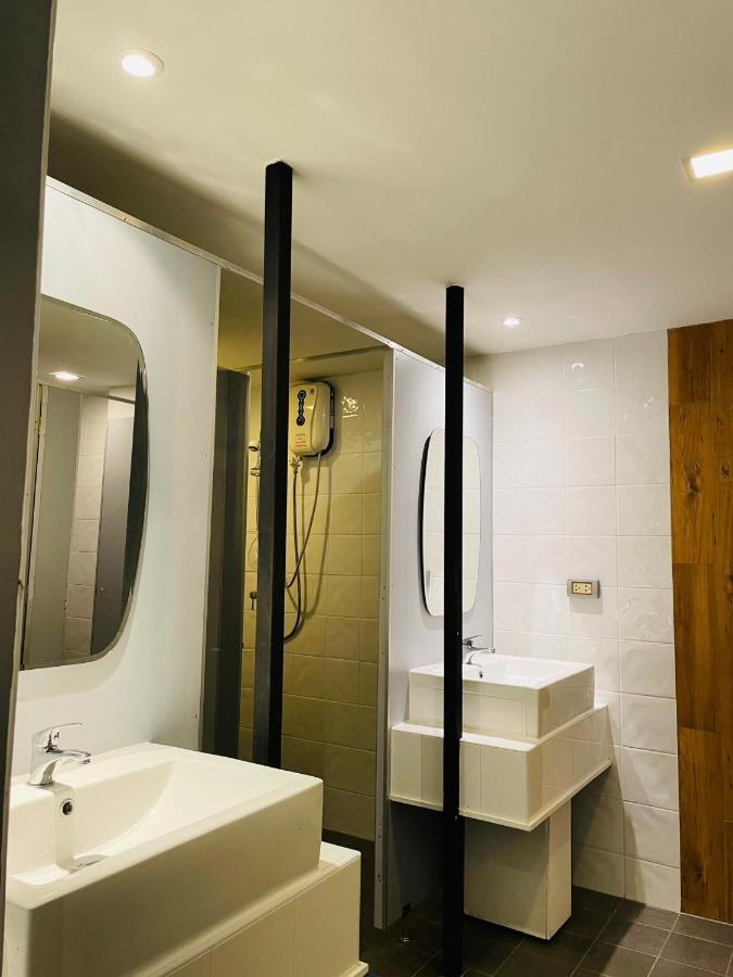 Rabbitel Phuket Hostel ภายนอก รูปภาพ