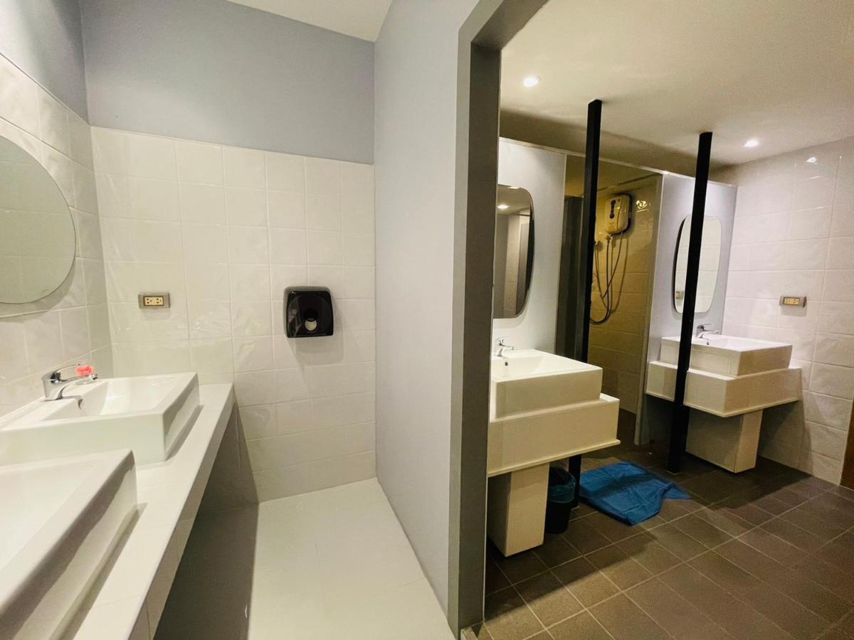 Rabbitel Phuket Hostel ภายนอก รูปภาพ
