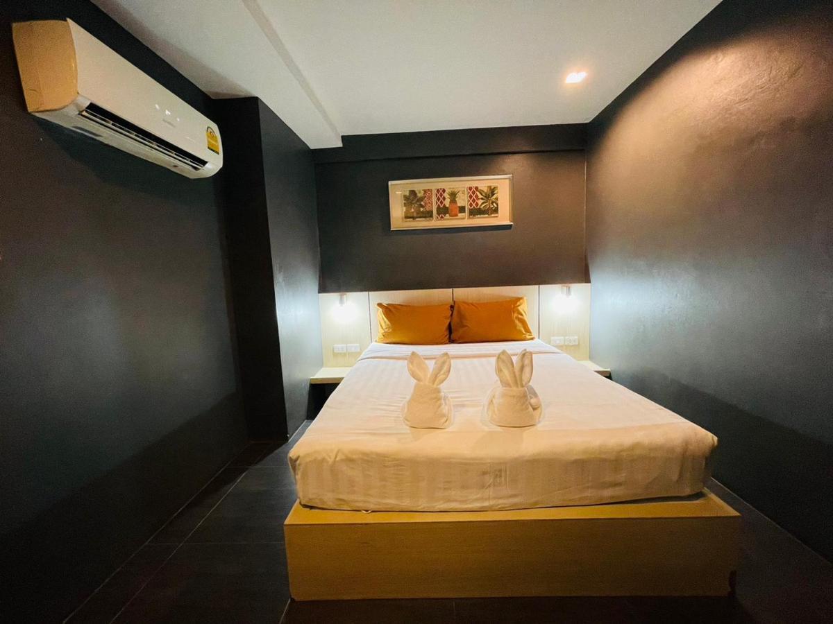 Rabbitel Phuket Hostel ภายนอก รูปภาพ