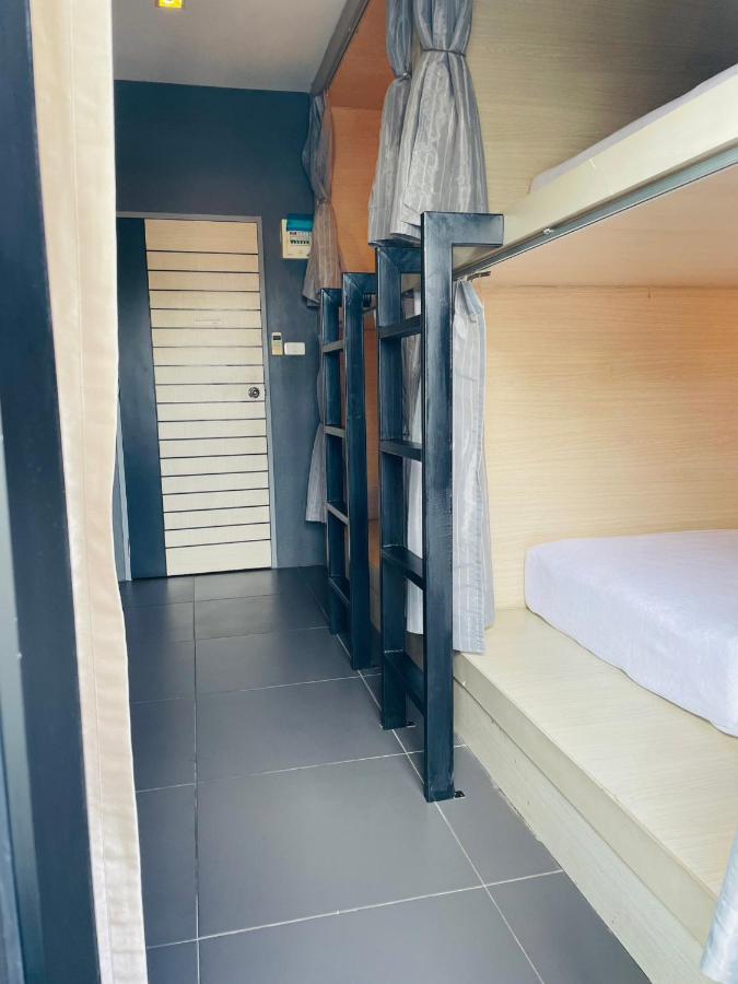 Rabbitel Phuket Hostel ภายนอก รูปภาพ